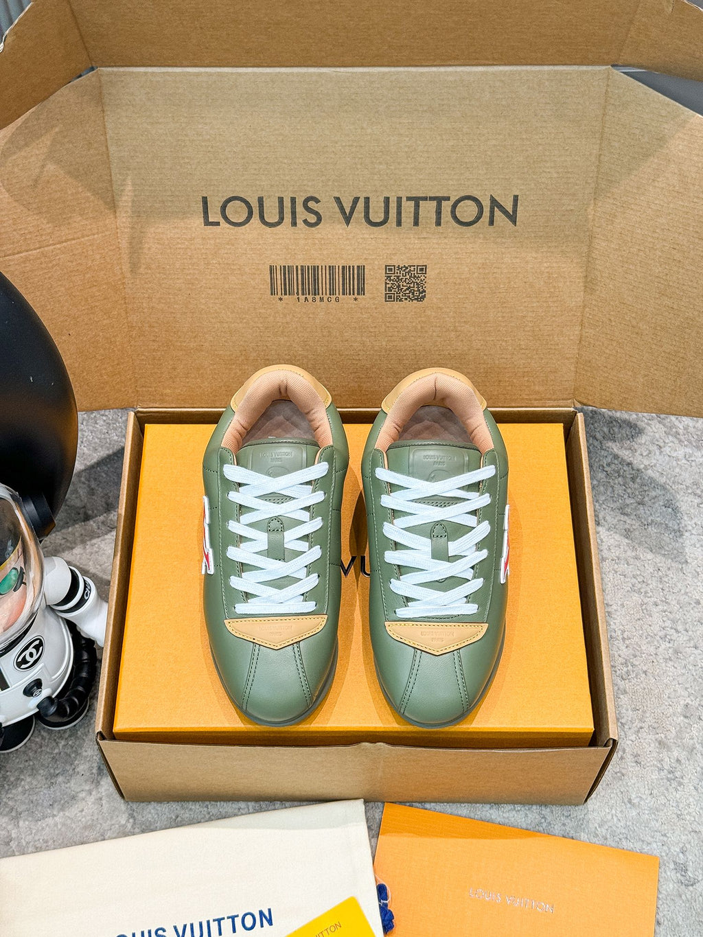 Thick Sole Logo Sneakers | Unisex Couple Style | Calfskin Leather
