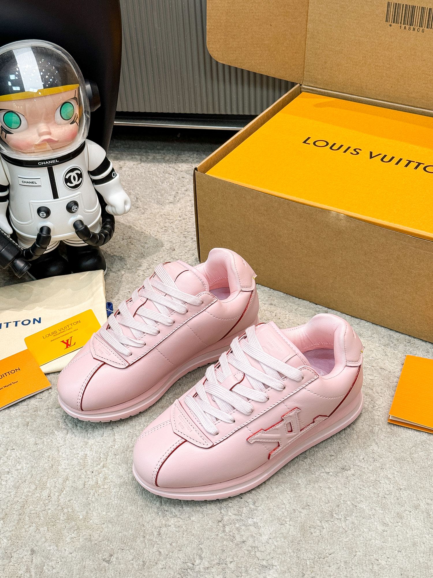 Thick Sole Logo Sneakers | Unisex Couple Style | Calfskin Leather