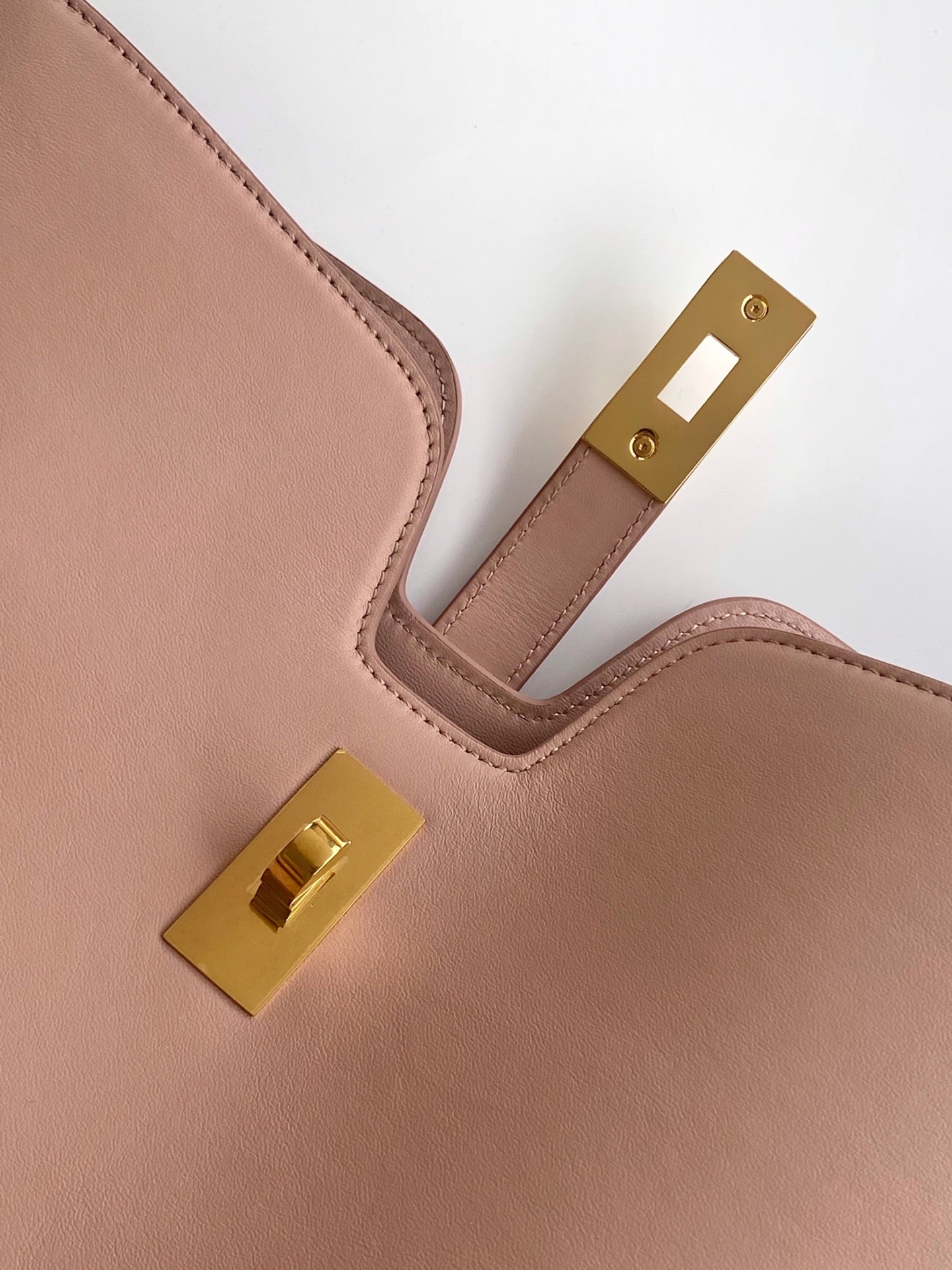 Camille 16 Soft Bag | Smooth Calfskin |Premium Quality|