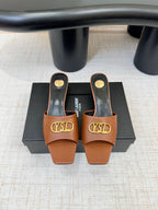 Y Pointed-Toe Heeled Mule