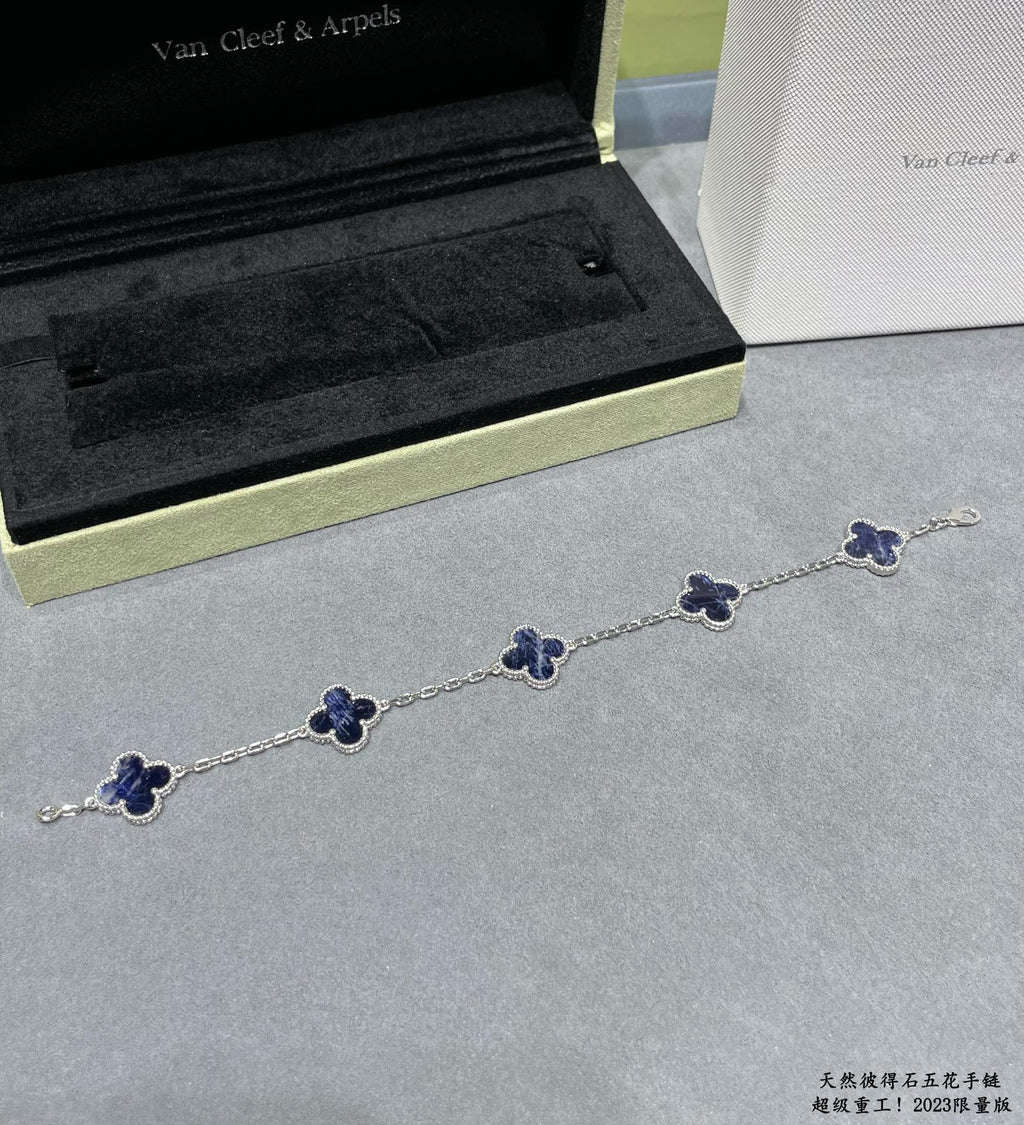 Four-Leaf Clover Stone Bracelet | Premium Quality|