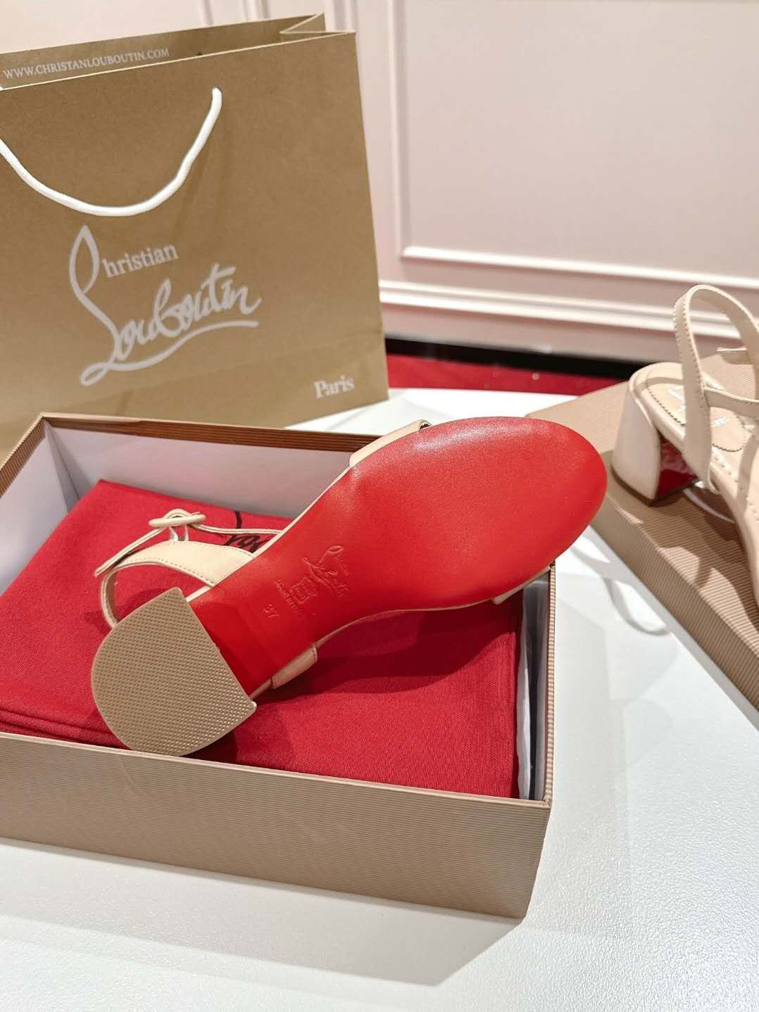 Round-Toe Block Heel Lace-Up Sandals