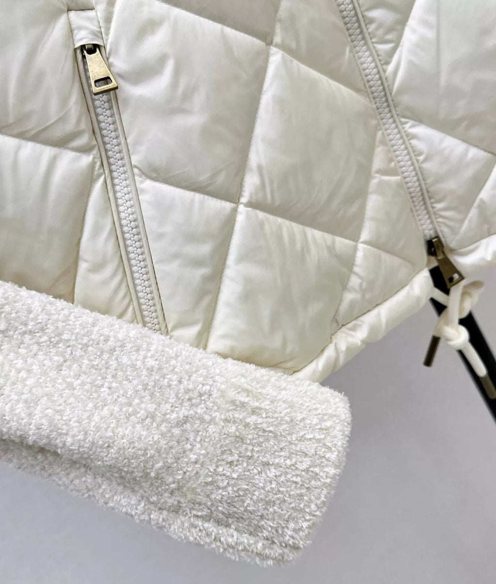 2026 AW Quilted Panel Knit Down Jacket