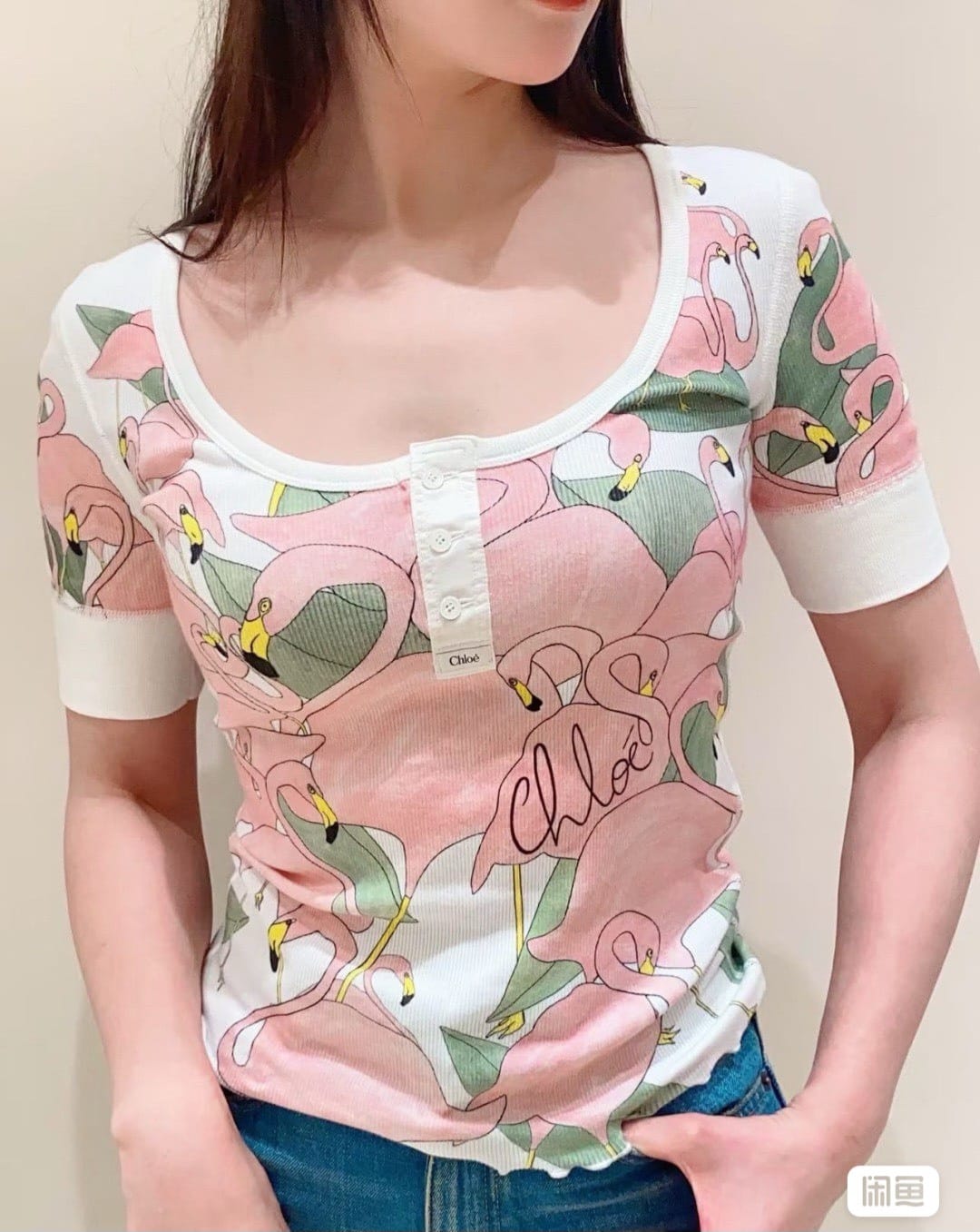 Flamingo Print U-Neck Tee | 2026 SS