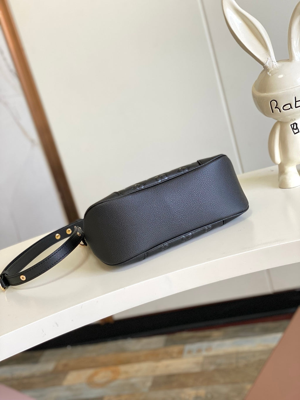 Embossed Leather Shoulder Bag (Premium Quality)