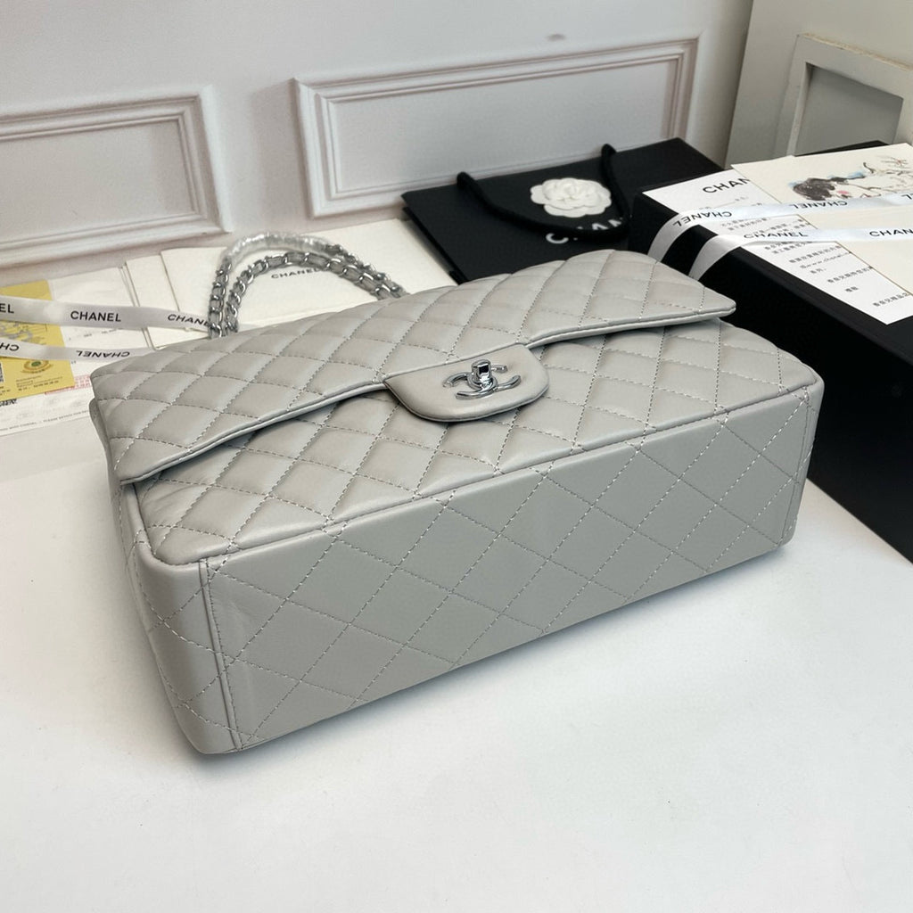 Maxi Quilted Flap Bag in Lambskin — 33cm
