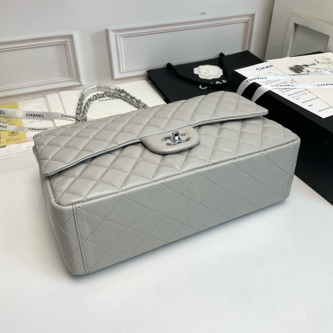 Maxi Quilted Flap Bag in Lambskin — 33cm