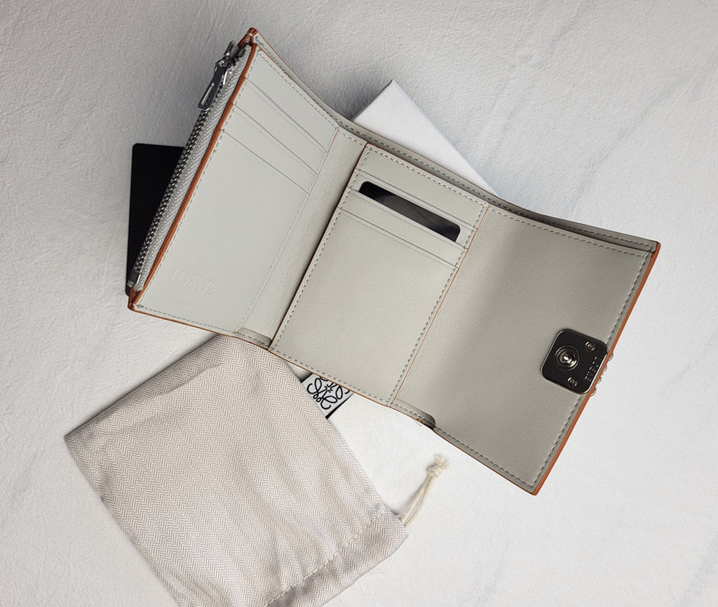 Pebble Grain Calf Wallet