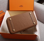 Elegant Togo-Textured Leather Handbag – Premium Craftsmanship