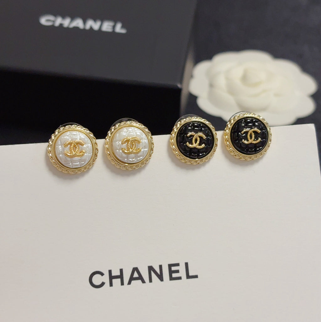 Diamond-Quilted Stud Earrings