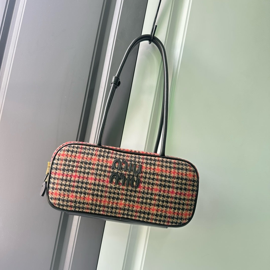 Houndstooth Bowling Bag – New Collection