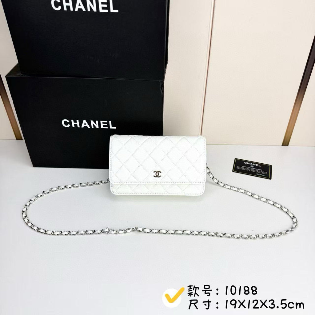 C woc Chain Wallet Bag