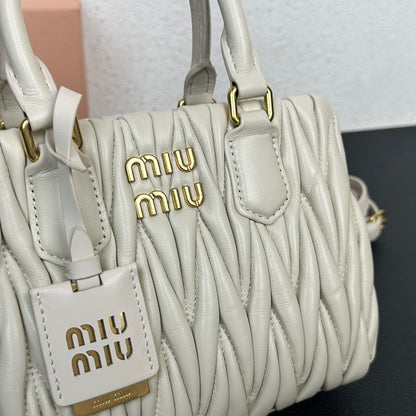 Mi*u*M*iu : Arcadie matelassé nappa leather bag