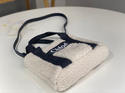 Ch*l*o*e : Furry wooden tote bag