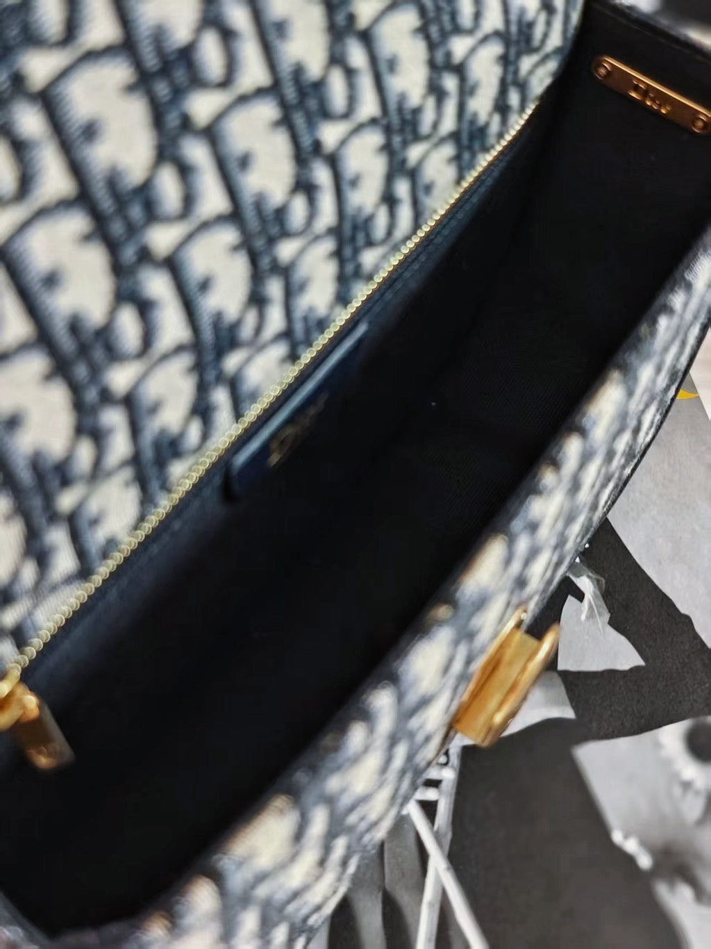 Médaillon Flap Bag — Medium | Premium Quality