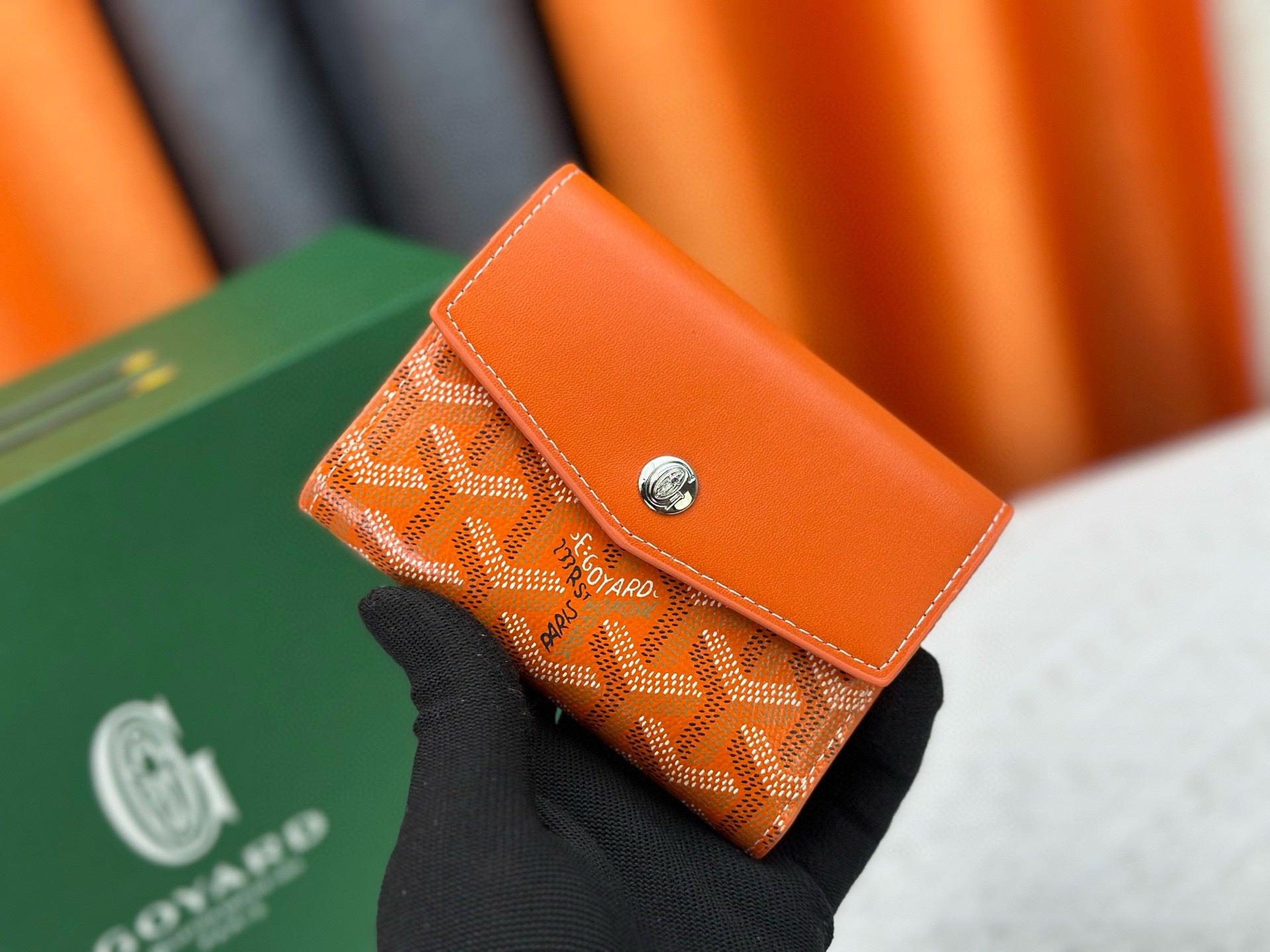 Classic Tri-Fold Wallet & Card Holder