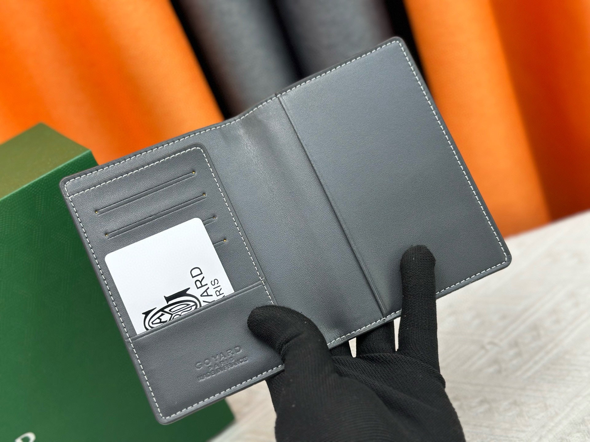 Premium Passport Holder – Timeless Travel Companion