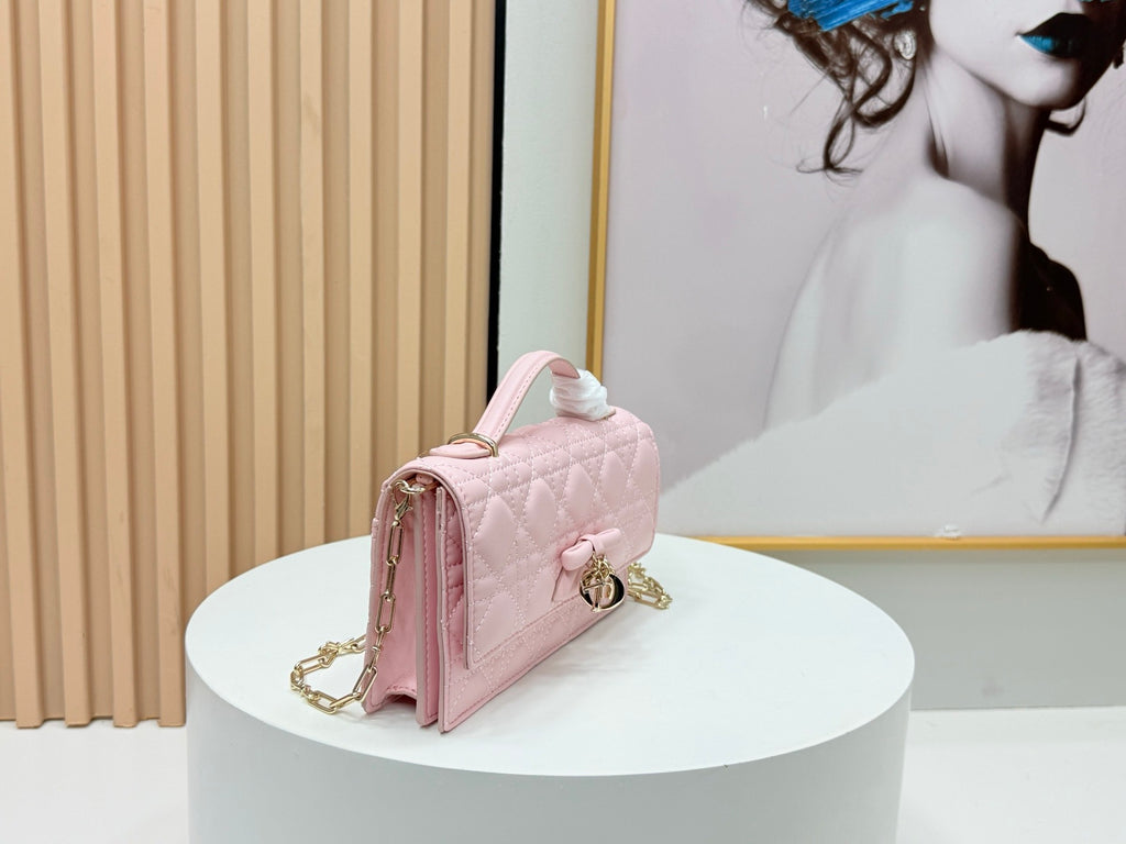 D Bow Top Handle Crossbody Bag