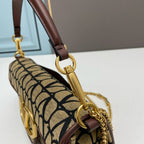 💗 V Signature Locò Calfskin Bag — Large