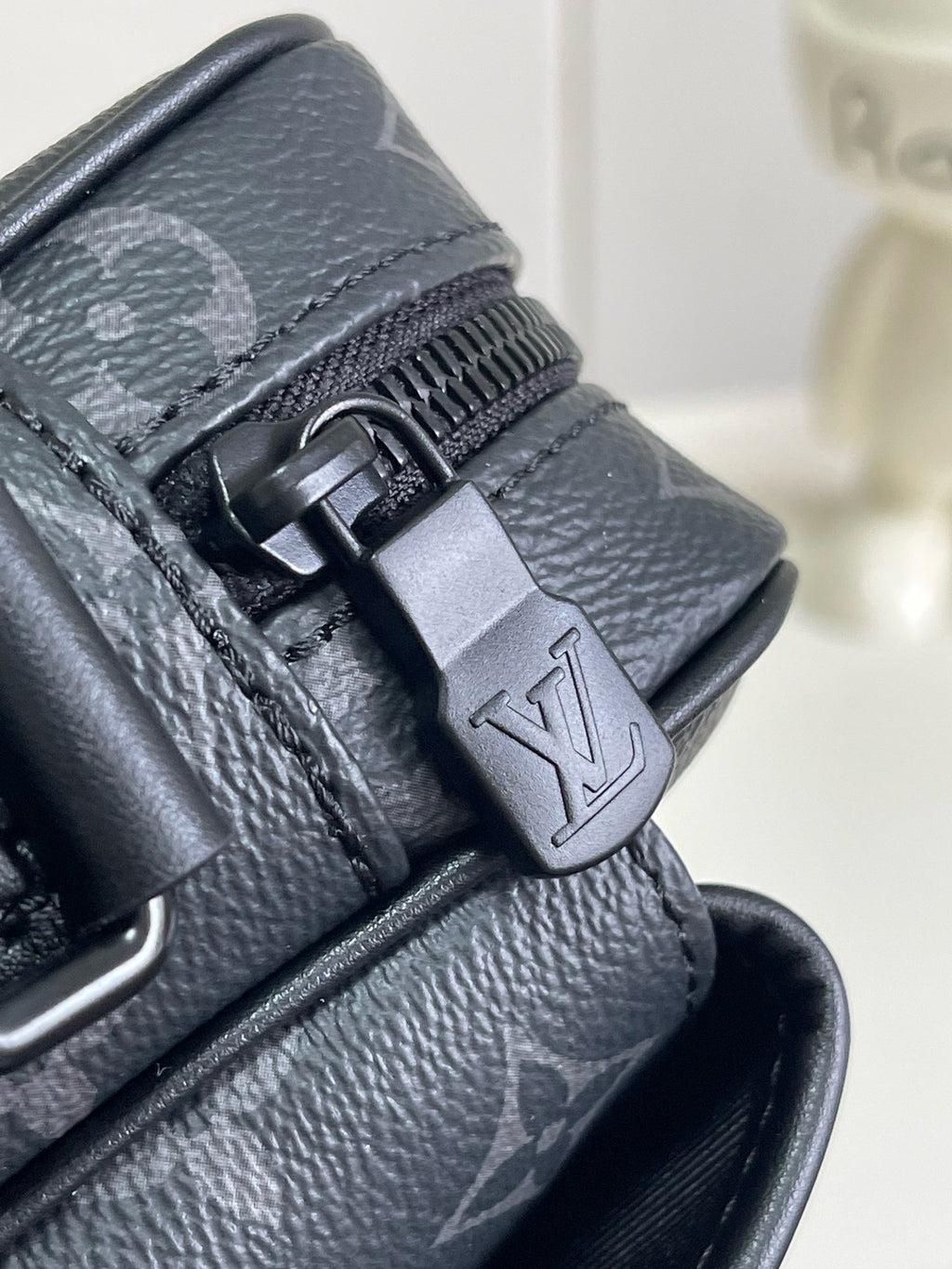 Premium Messenger Bag – Versatile & Stylish