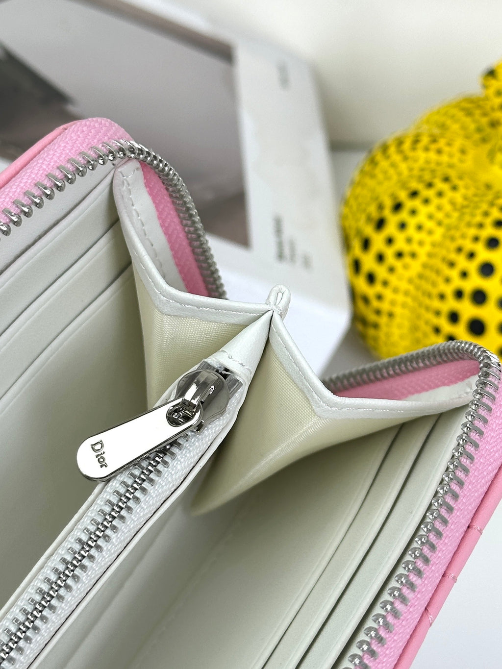 D Bow Logo Card Holder | S2867/ S2866| Lambskin |