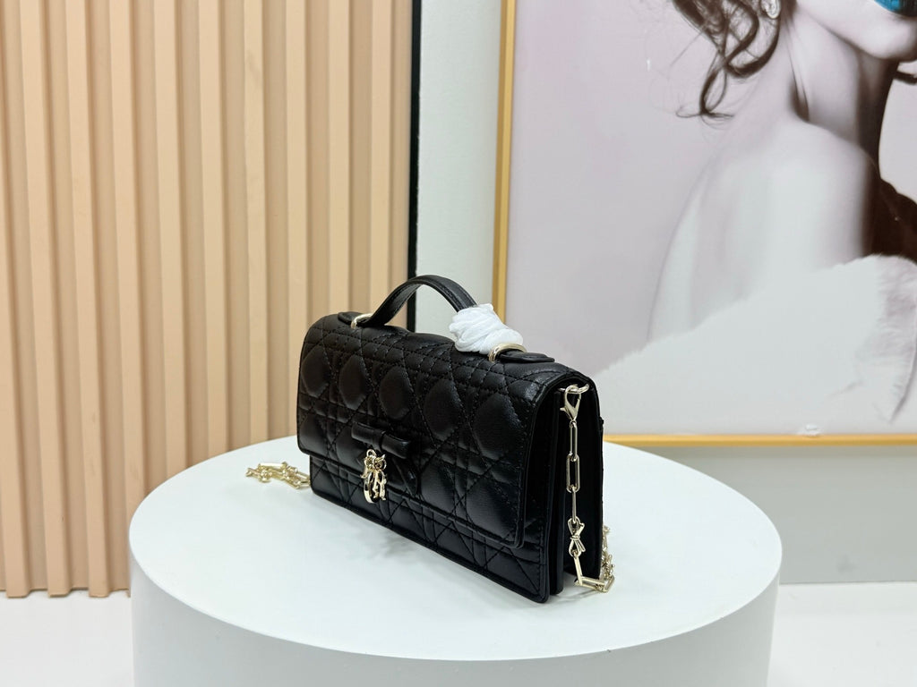 D Bow Top Handle Crossbody Bag
