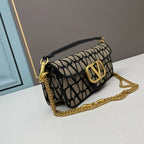💗 V Signature Locò Calfskin Bag — Large