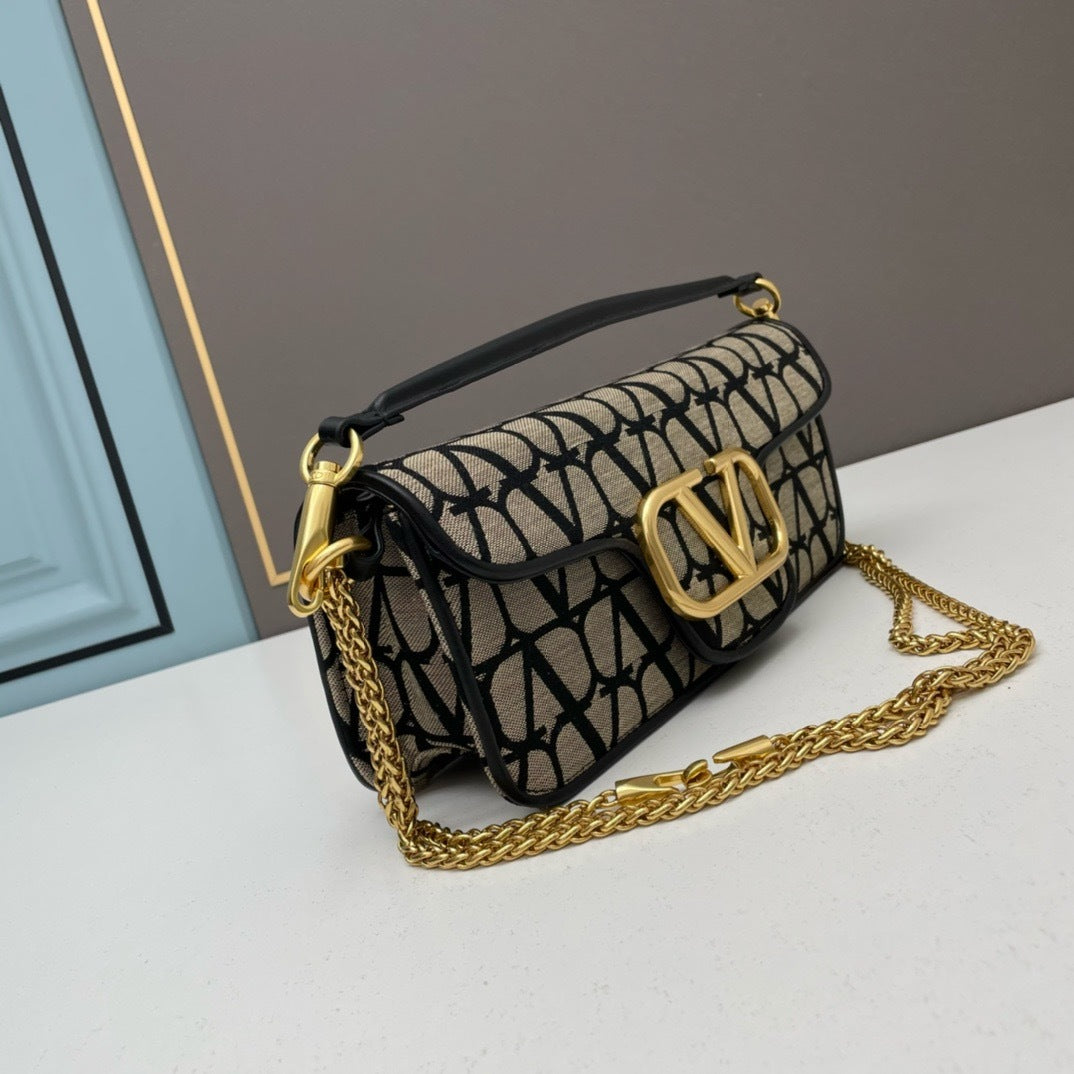 💗 V Signature Locò Calfskin Bag — Large