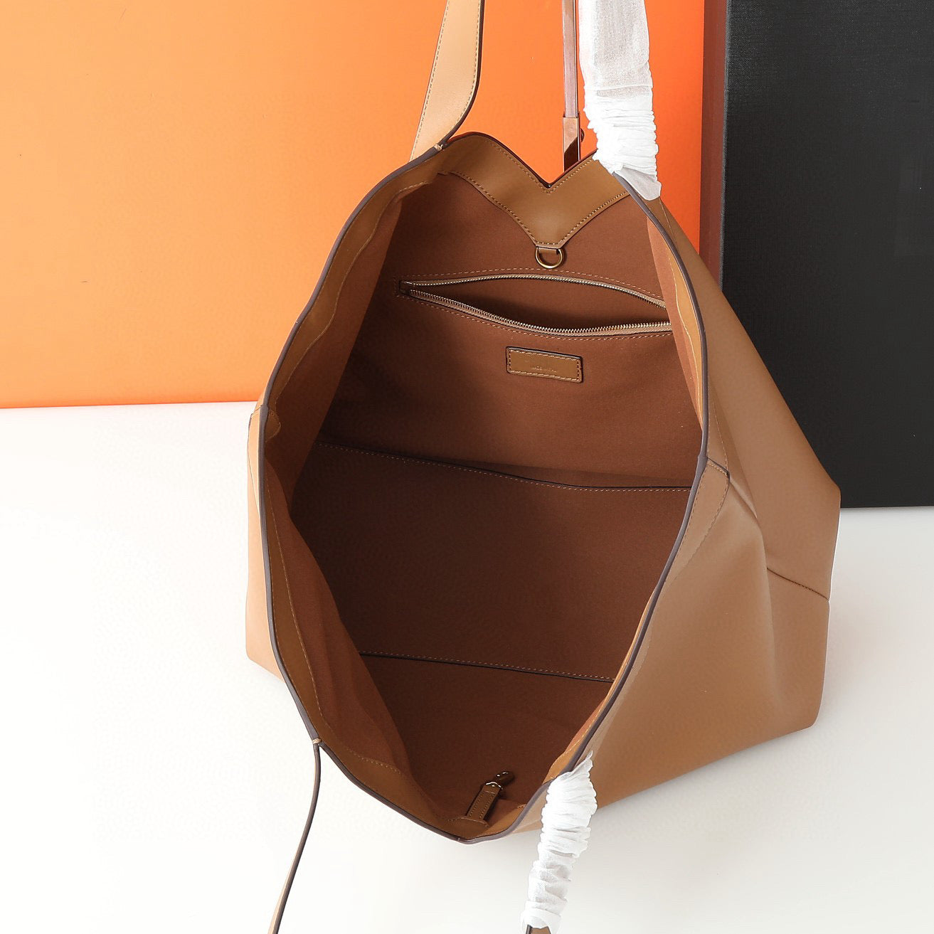 Y Elegant Soft Leather Suede-Lined Tote Bag