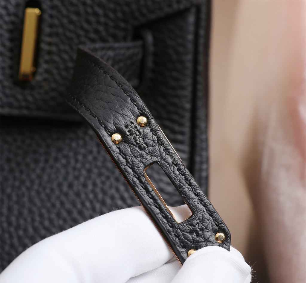 Elegant Togo-Textured Leather Handbag – Premium Craftsmanship