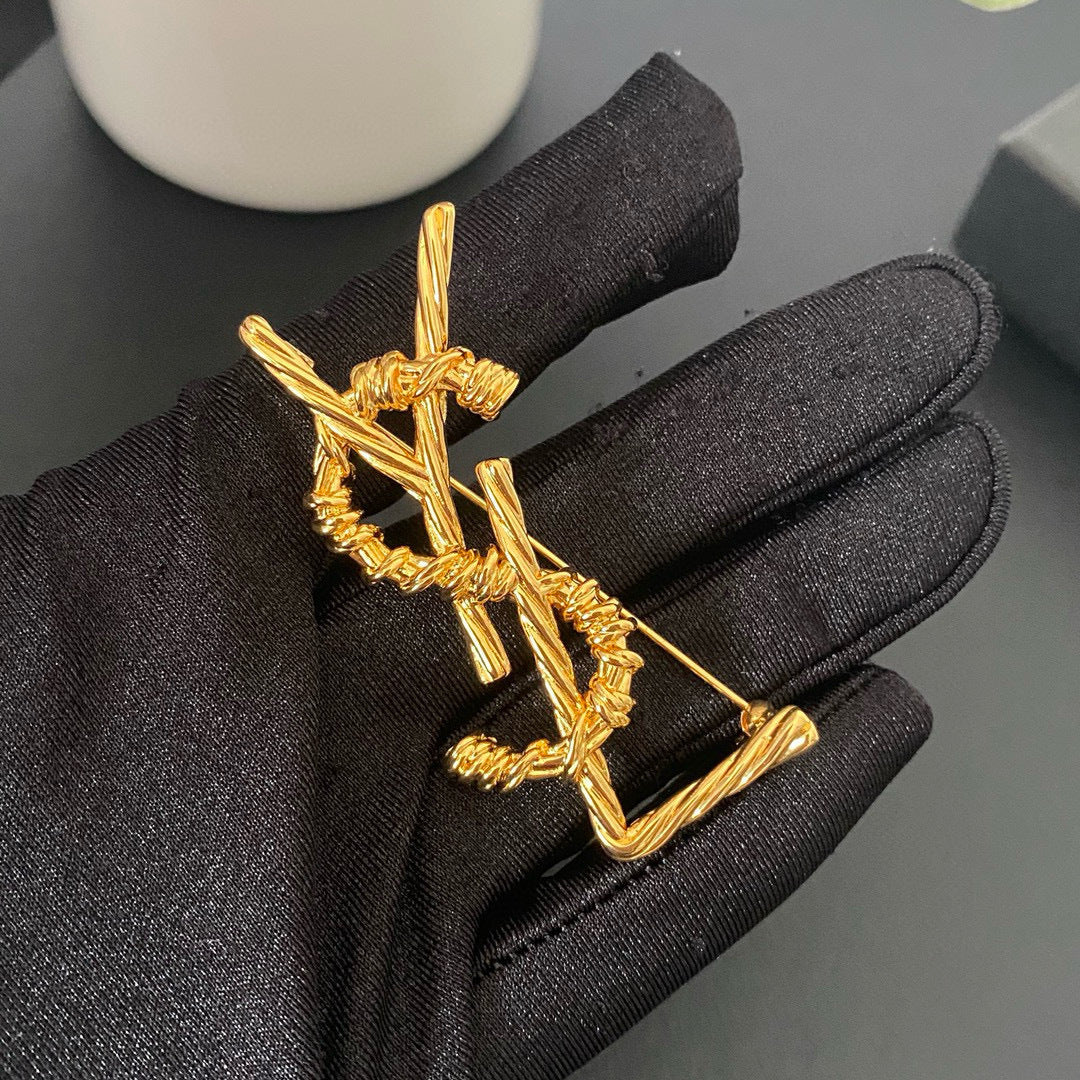 Y Gold Letter Brooch