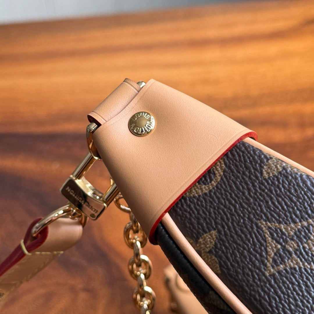 Croissant Loop Bag | Chain & Leather Strap |Premium Quality|
