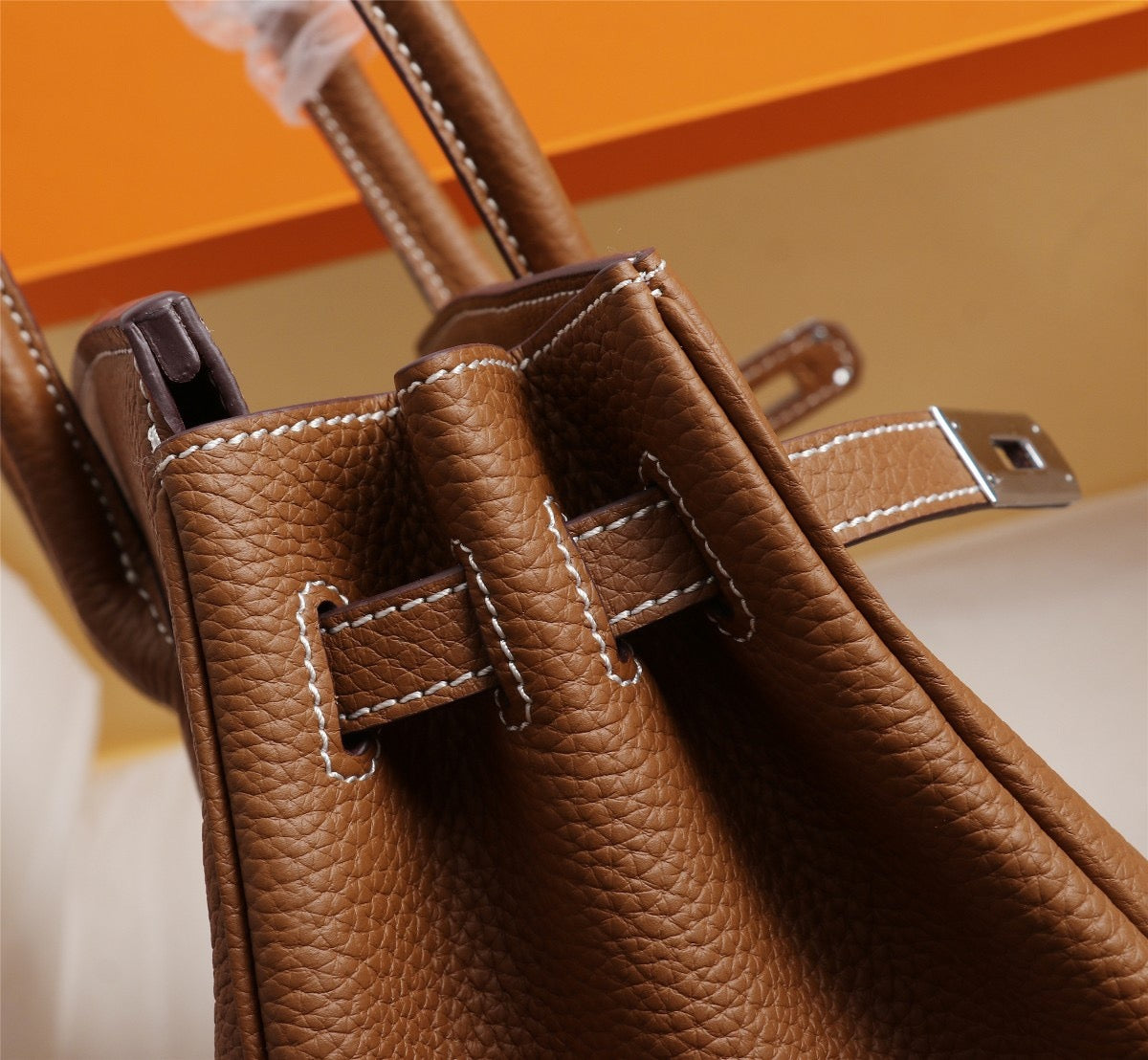 Elegant Togo-Textured Leather Handbag – Premium Craftsmanship