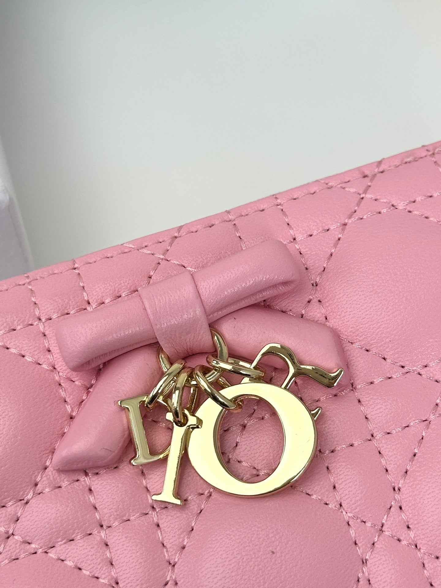 D Bow Logo Card Holder | S2867/ S2866| Lambskin |