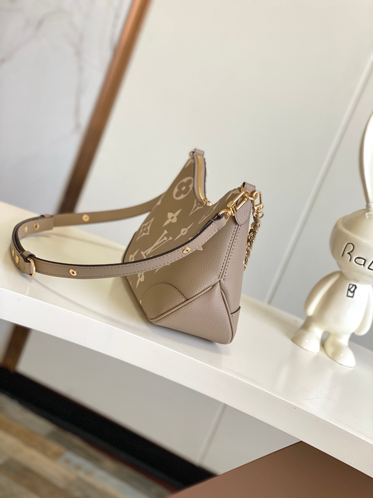 Embossed Leather Shoulder Bag (Premium Quality)