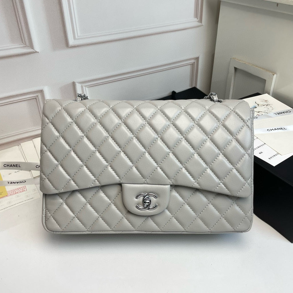 Maxi Quilted Flap Bag in Lambskin — 33cm