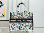 D Book Tote ( WHITE FLORAL)