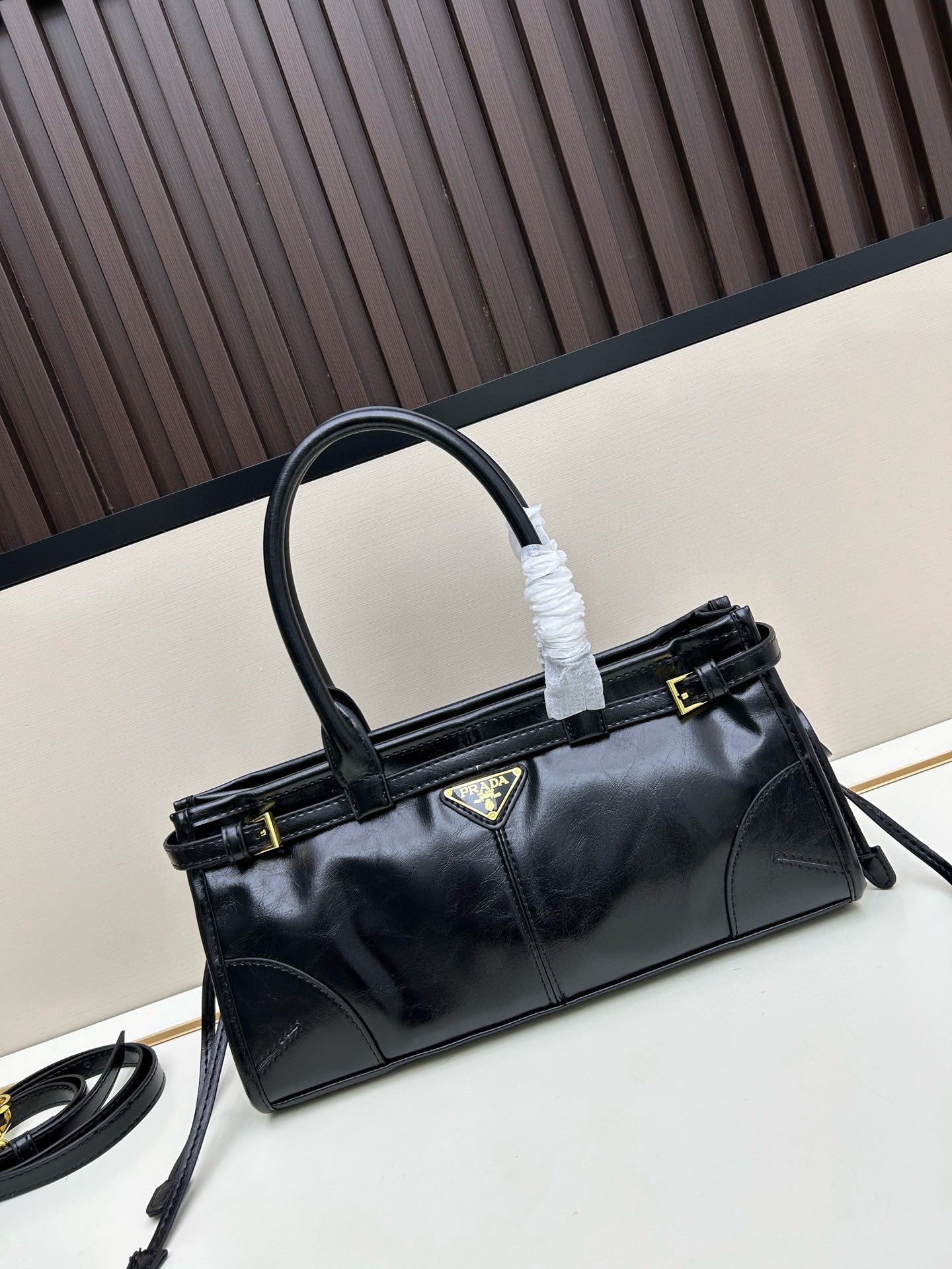 P Top-Grain Leather shoulder bag| 426#