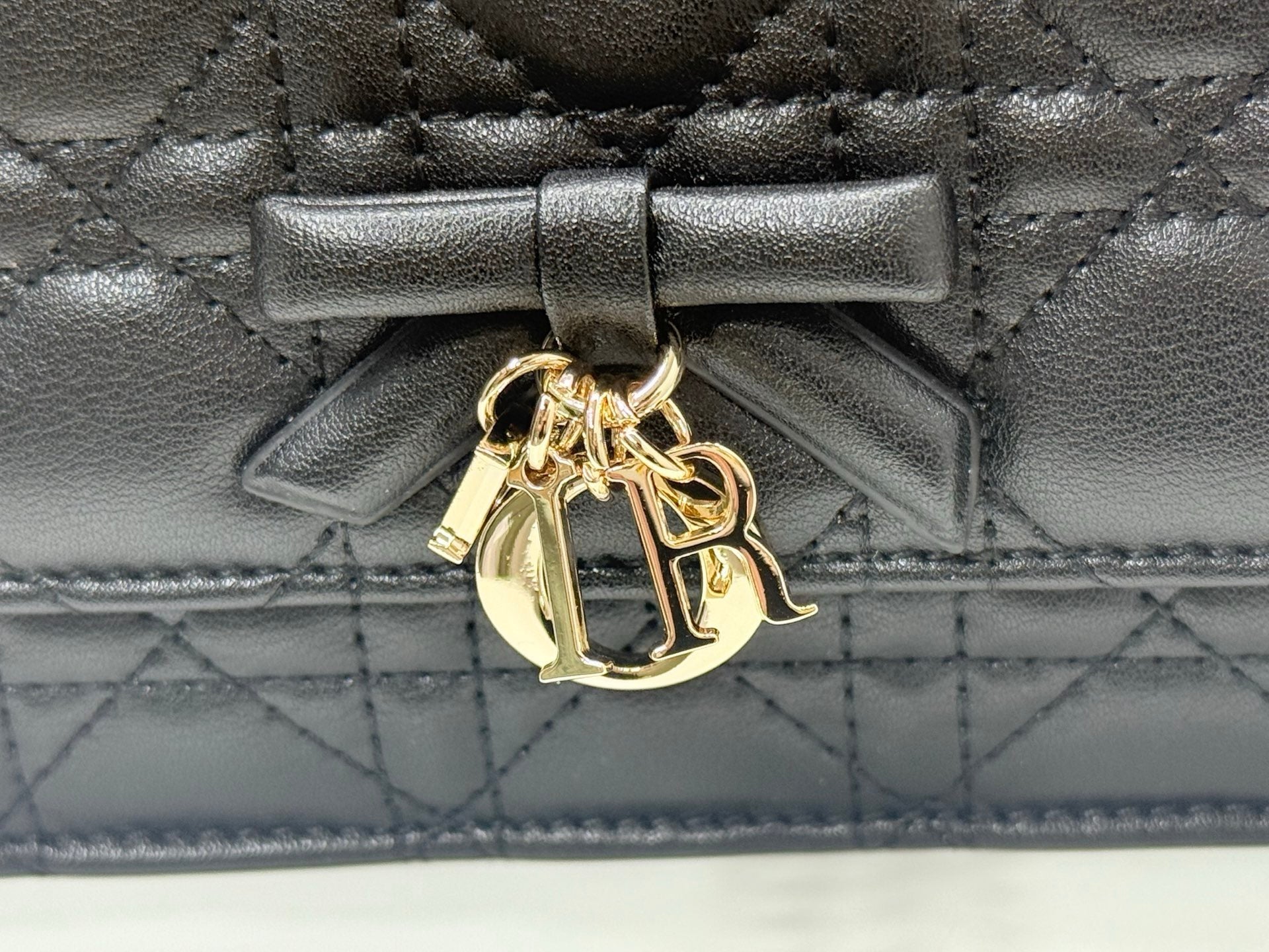 D Bow Top Handle Crossbody Bag