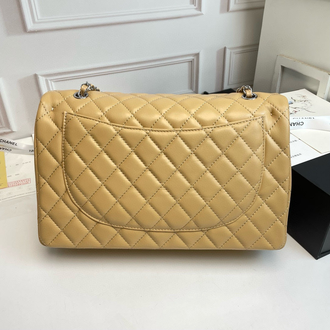 Maxi Quilted Flap Bag in Lambskin — 33cm