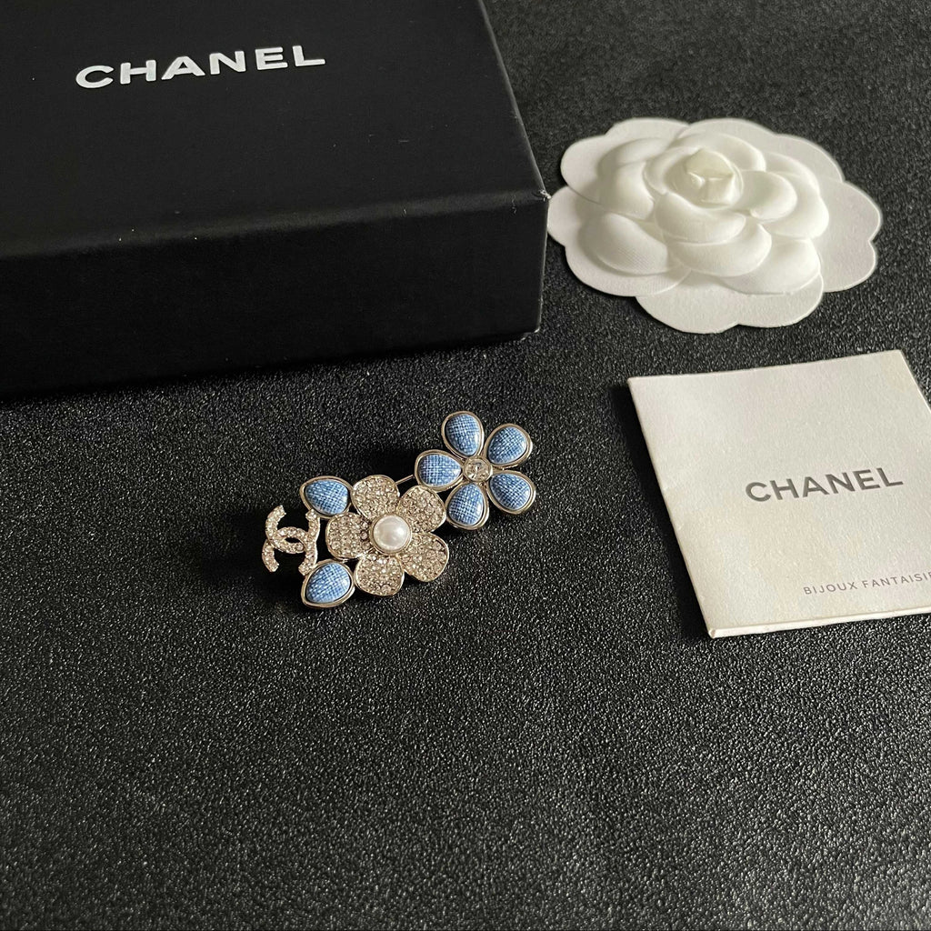 Logo Brooch | Multi-wear | Gold Tone