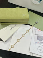 VC-Shaped Carnelian Five-Petal Bracelet