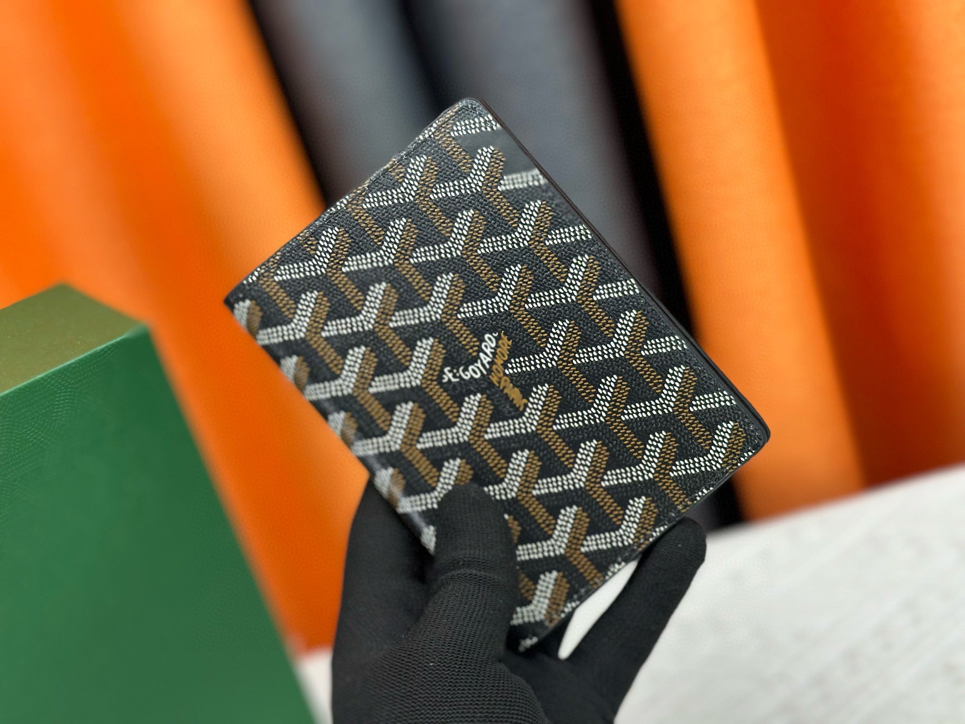 Premium Passport Holder – Timeless Travel Companion