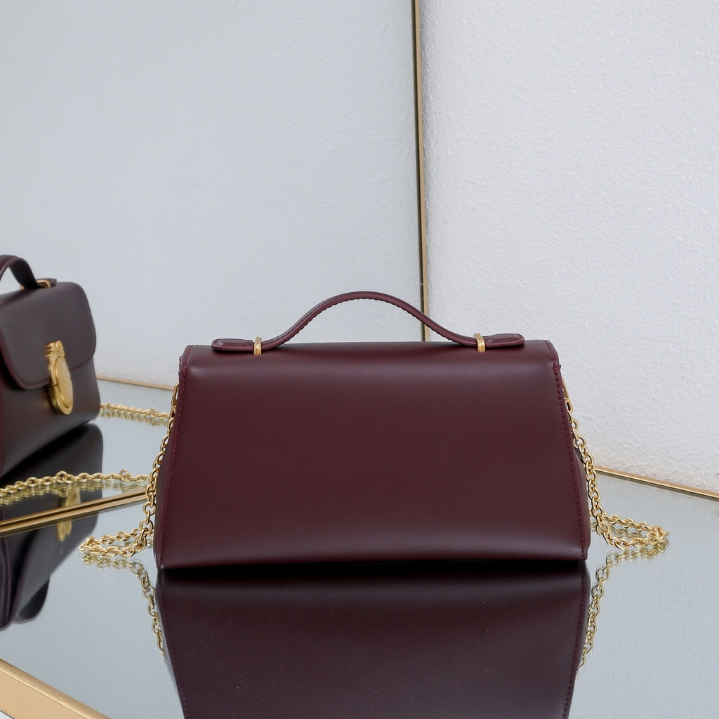 Medaillon Crossbody Bag | French Oval Design