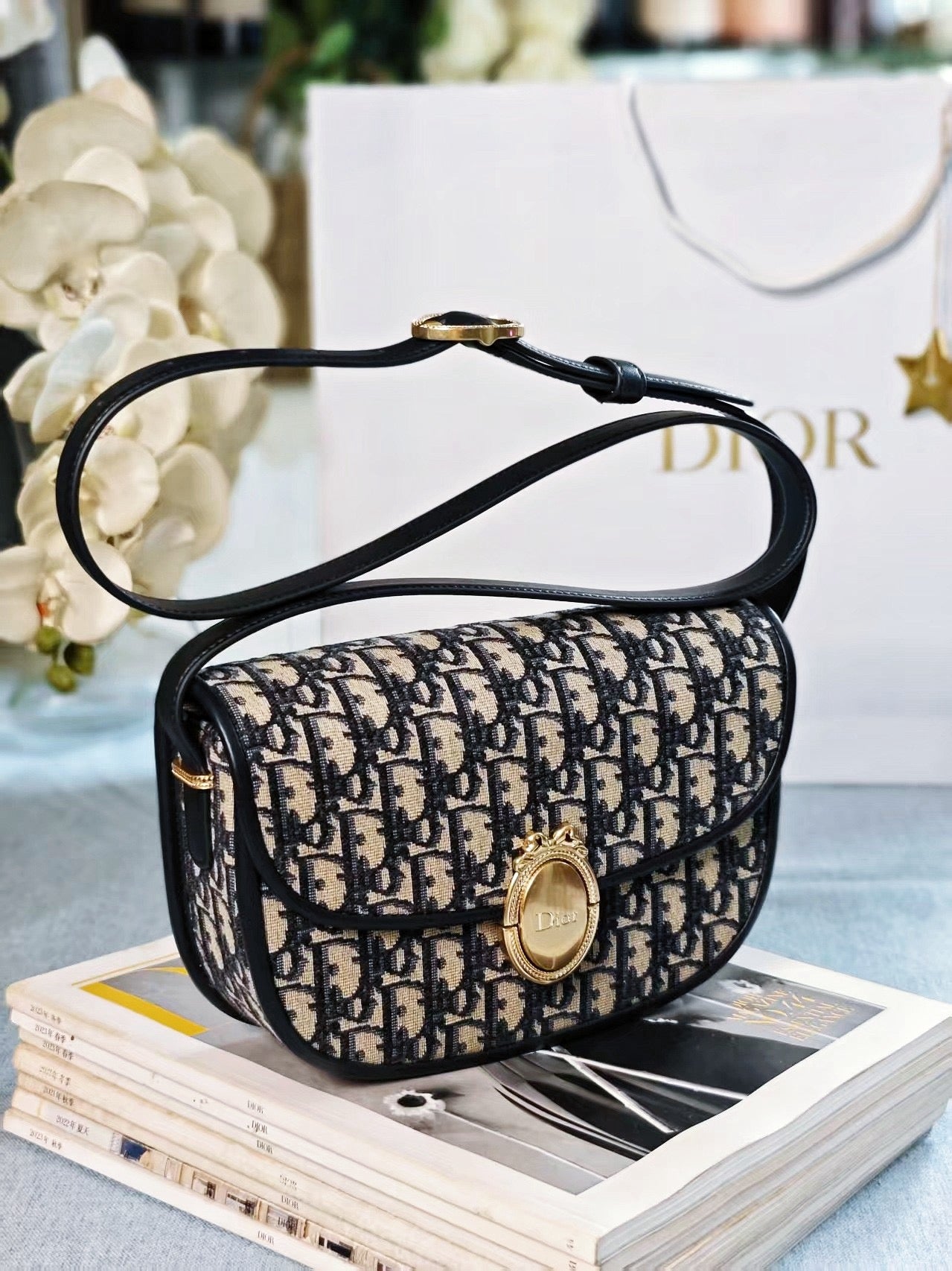 Médaillon Flap Bag — Medium | Premium Quality