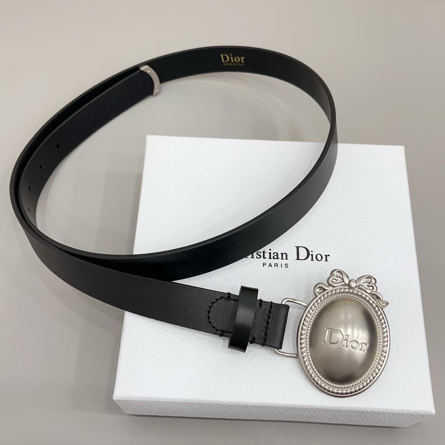Médaillon Oval Buckle Belt — 25 mm