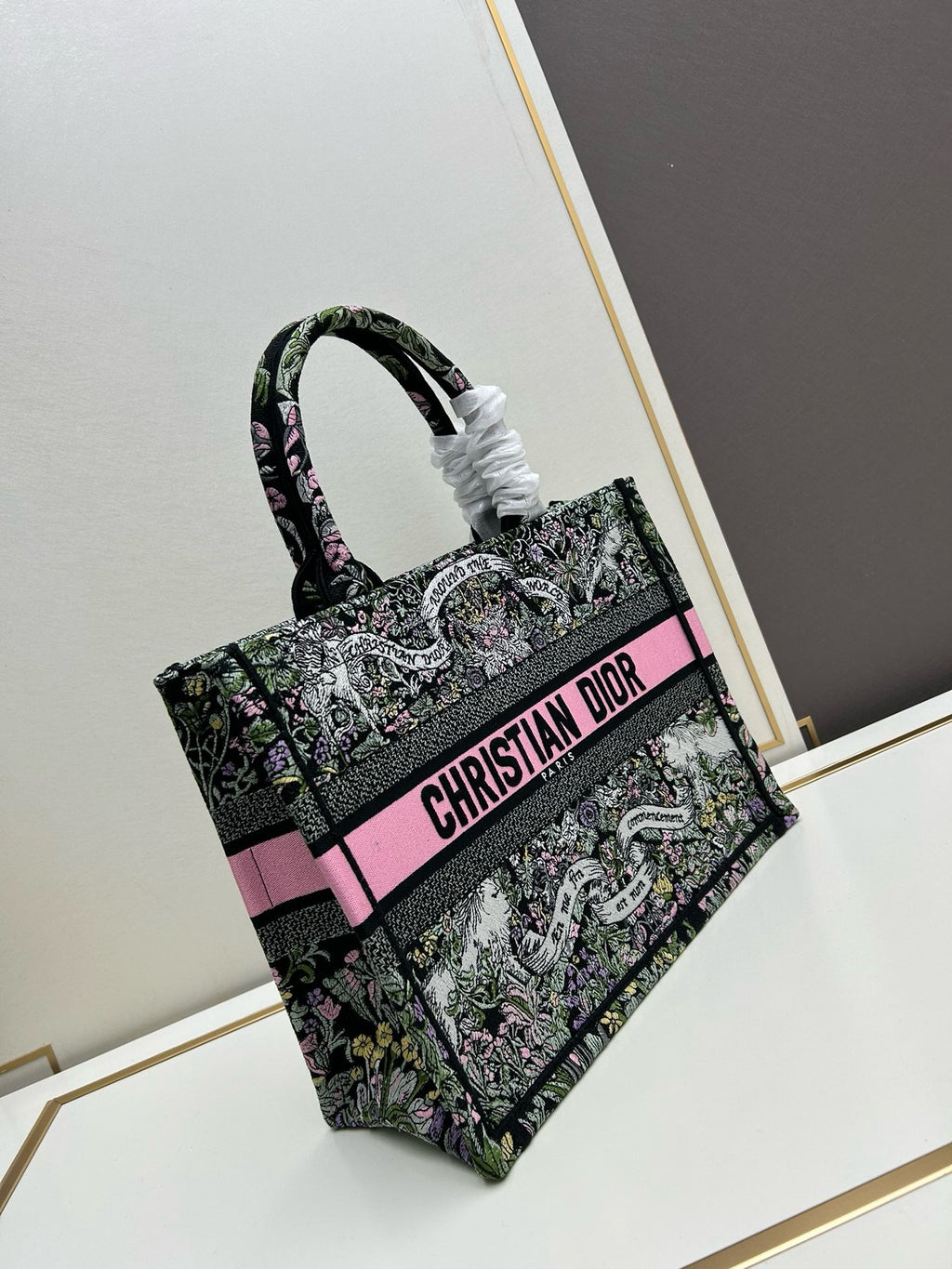 Art-Inspired Embroidered Tote Book