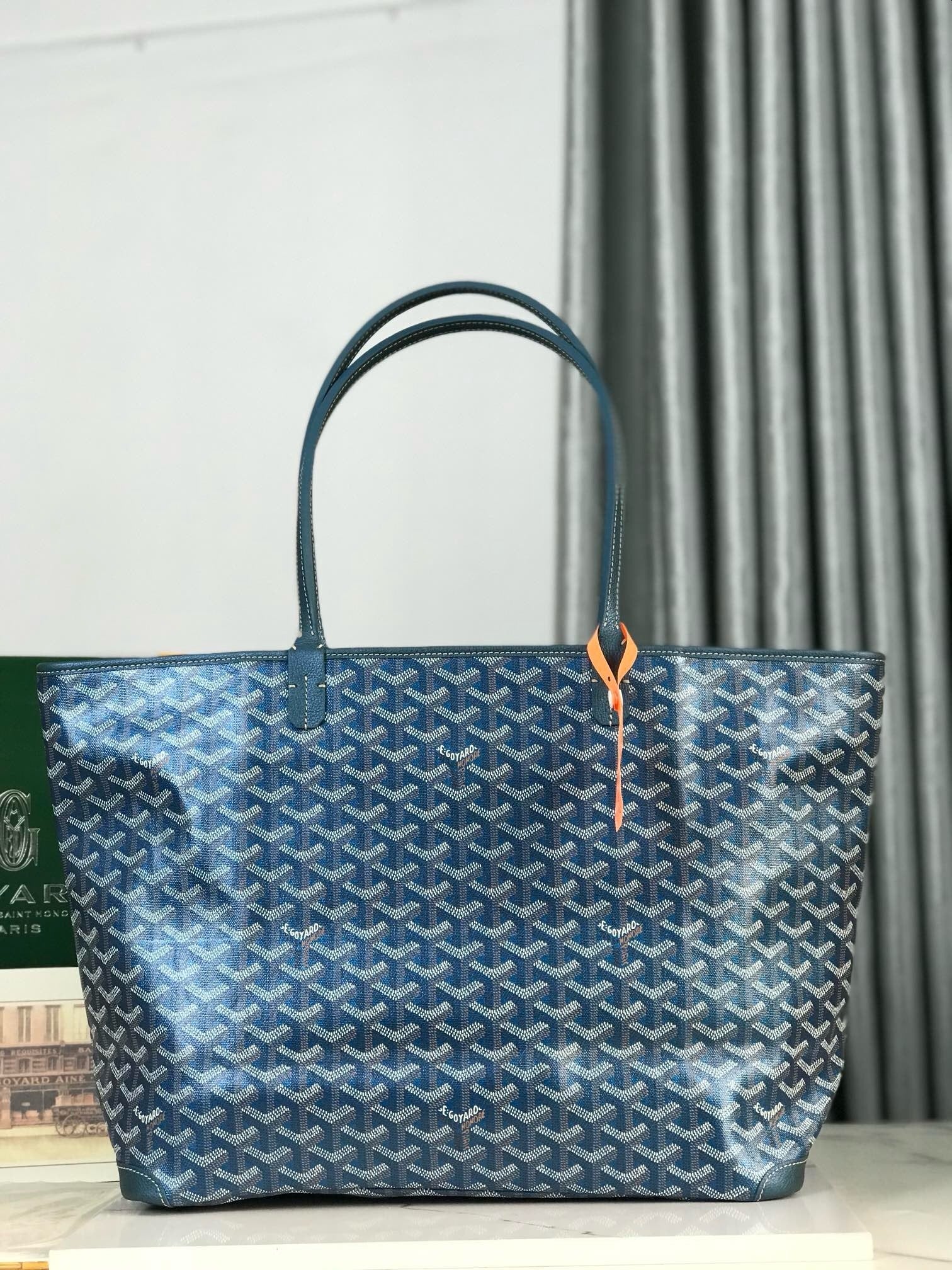 Goy Premium Zipper Tote — MM Size