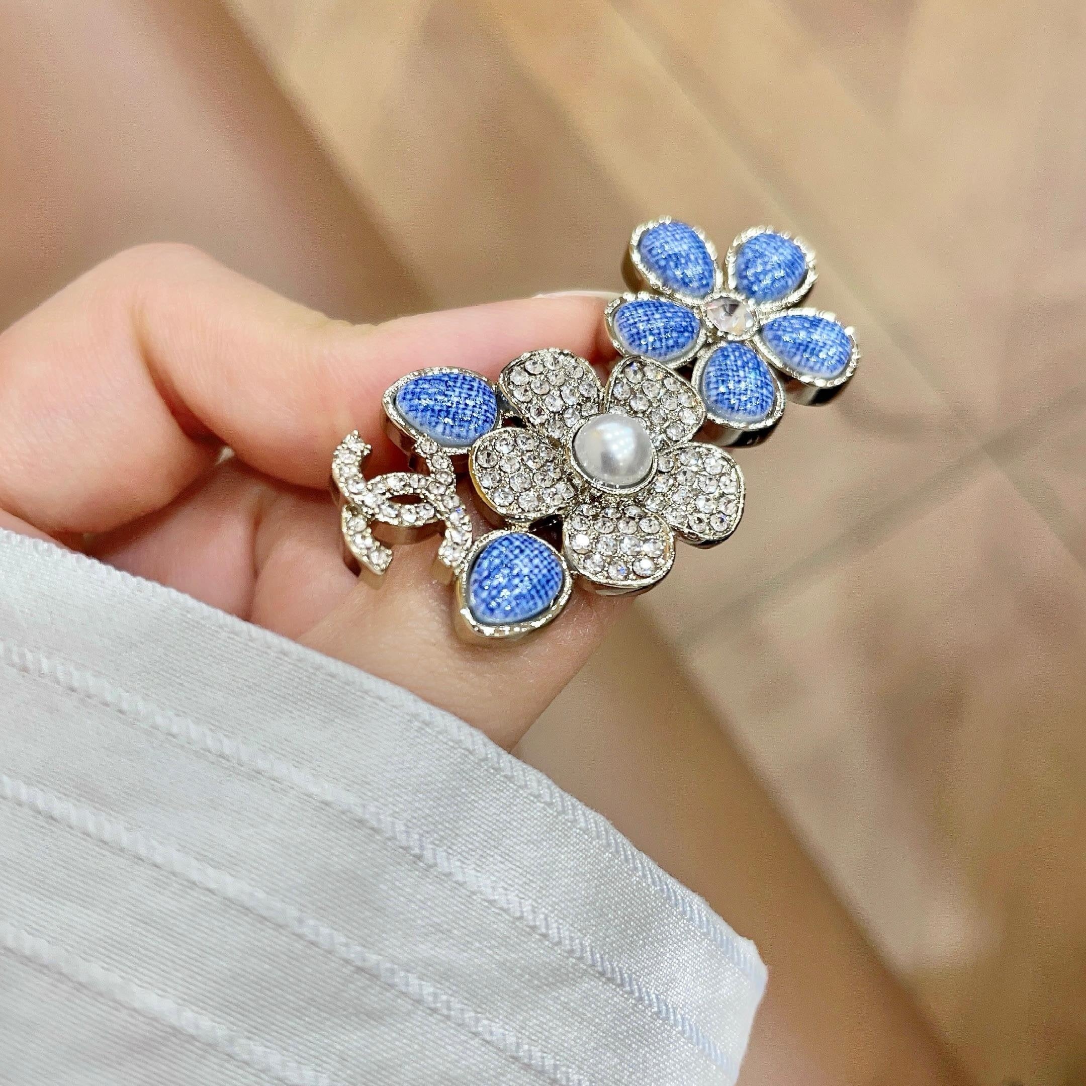 Logo Brooch | Multi-wear | Gold Tone