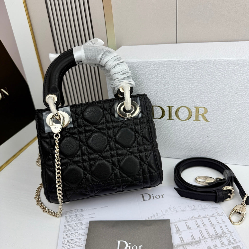 Classic Lady Bow Top-Handle Bag 26ss